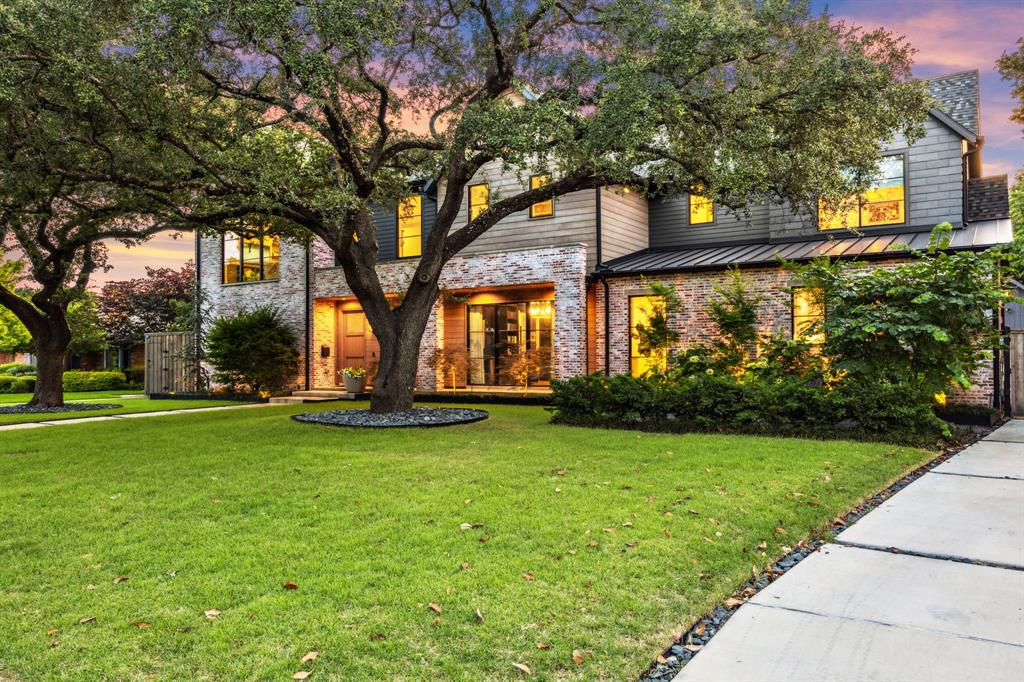 10915 Snow White Drive