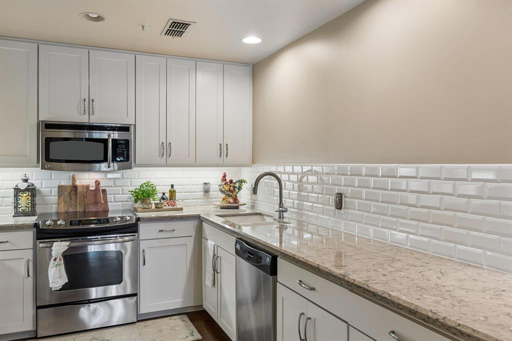 Neil P At Burnett Park Condo - Residential
