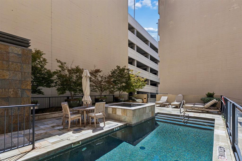 Neil P At Burnett Park Condo - Residential