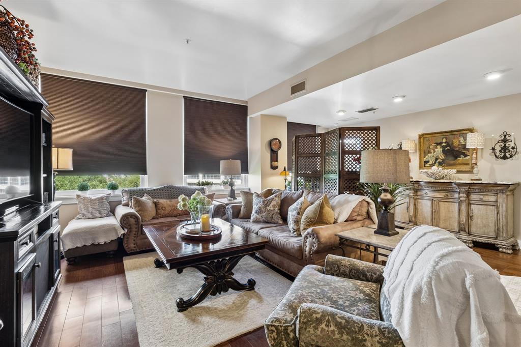 Neil P At Burnett Park Condo - Residential