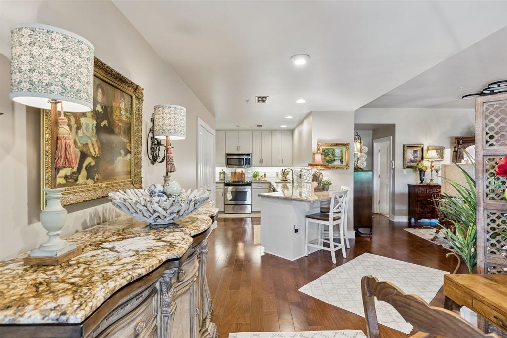 Neil P At Burnett Park Condo - Residential