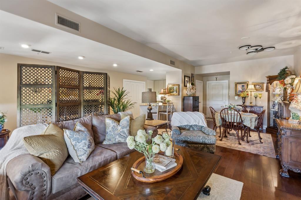 Neil P At Burnett Park Condo - Residential