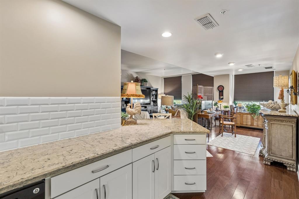 Neil P At Burnett Park Condo - Residential