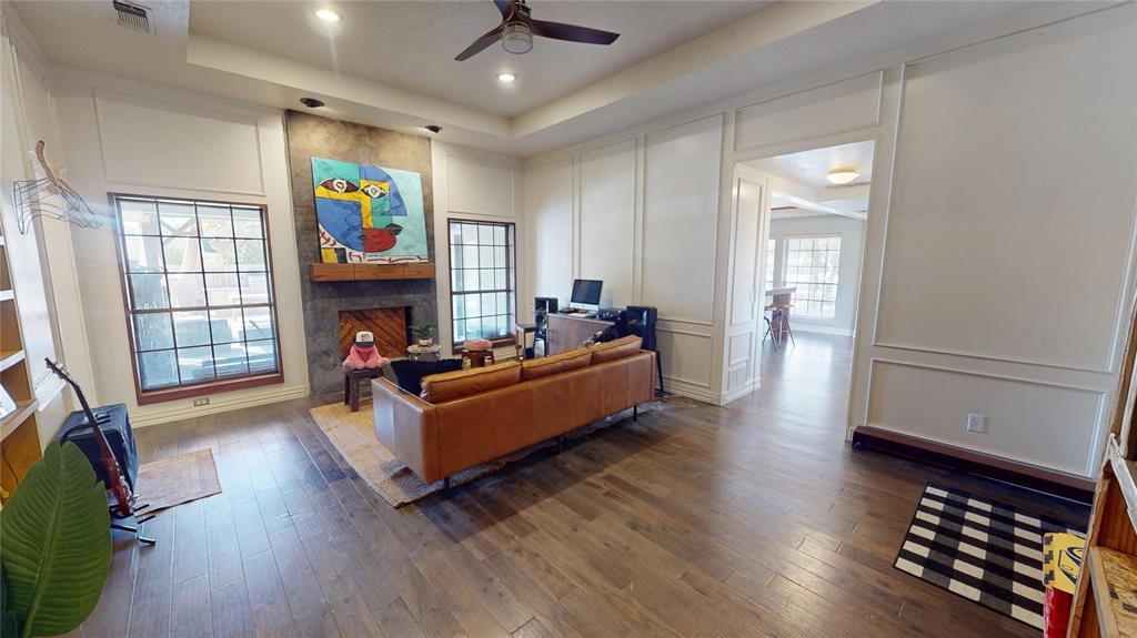 2415 Peachtree Lane