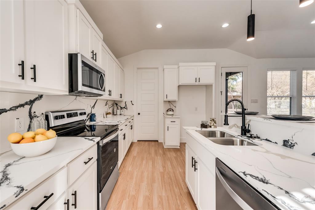 Ervay Cedars - Residential