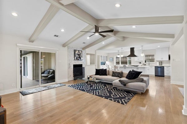 6330 E LOVERS LN, DALLAS, TX 75214 - Image 8aca4e0ed551d7db0b1a848ce5ac25e8/2439937313