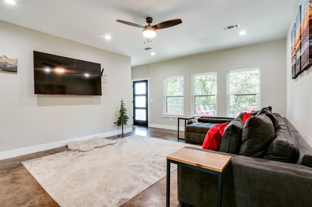 BENTWOOD ACRES - Residential Lease