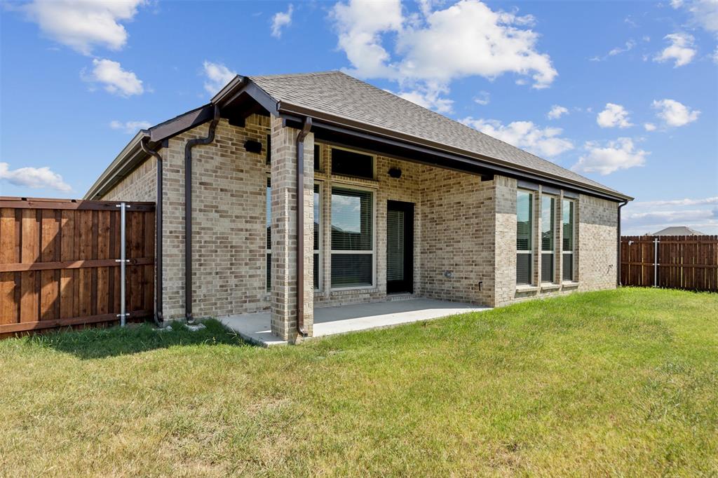 Mira Lagos Xing - Residential Lease