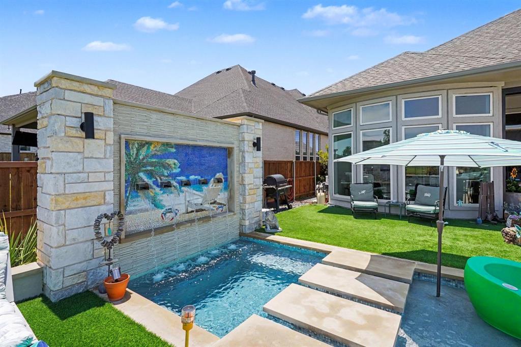 573 Broadleaf Way