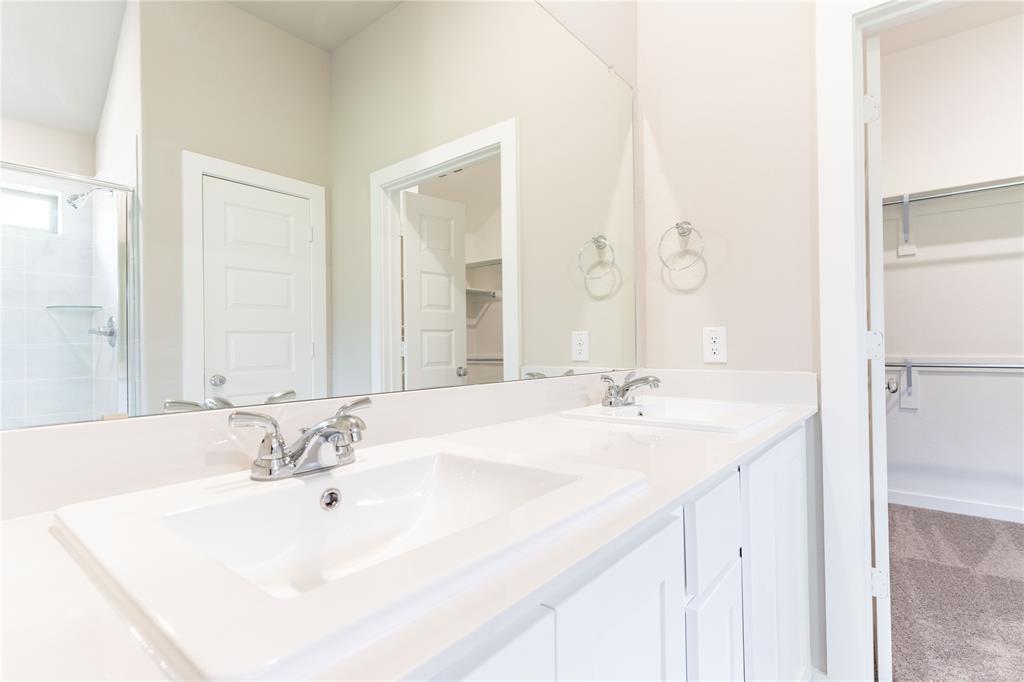 OAK CREEK - Residential Lease