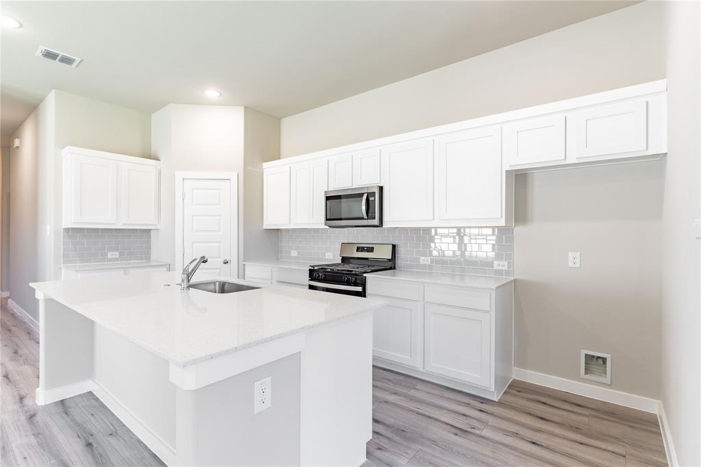 OAK CREEK - Residential Lease