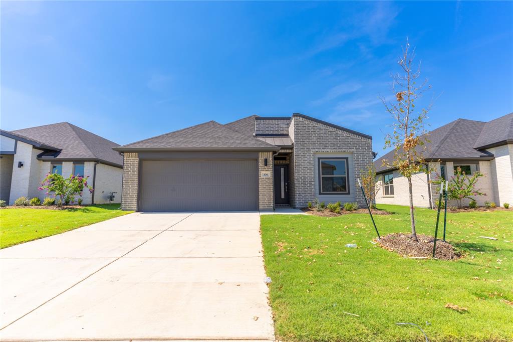 OAK CREEK - Residential Lease