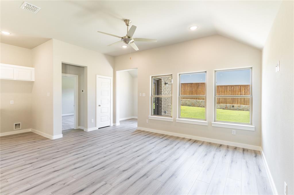 OAK CREEK - Residential Lease