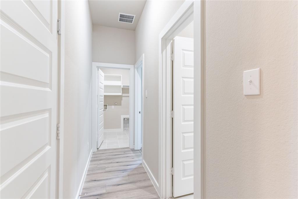 OAK CREEK - Residential Lease