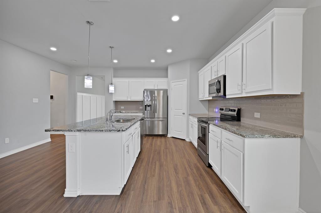 Brook Mdw - Residential