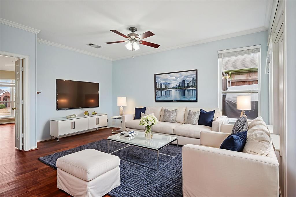 6633 Macintosh Drive