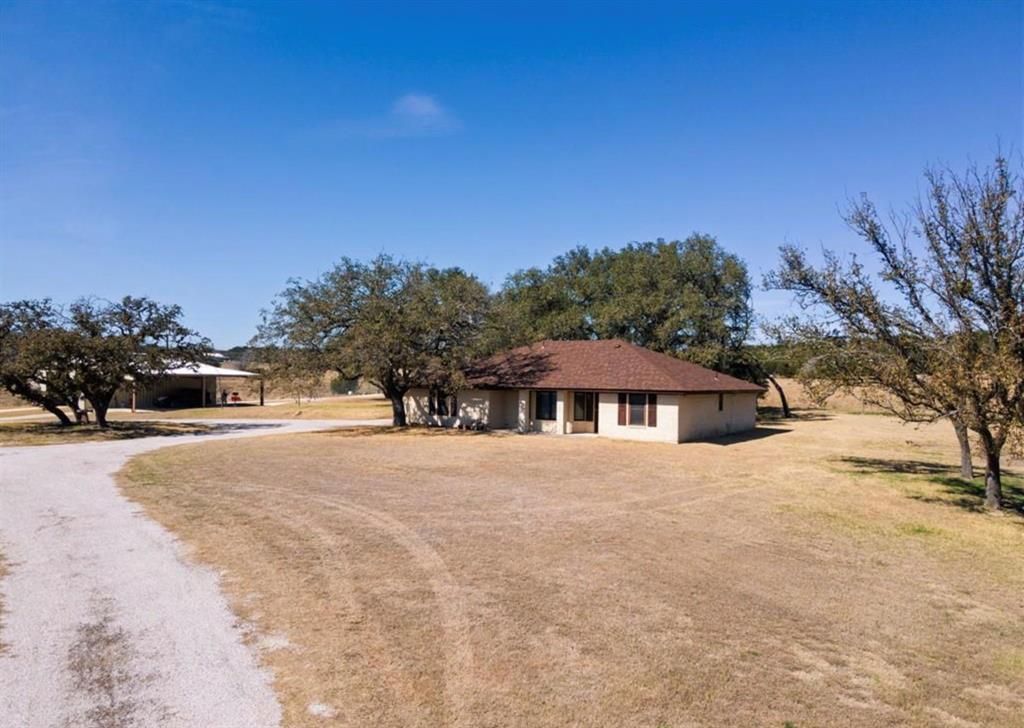Photo of 1624 W Business 190, Copperas Cove, TX 76522 (MLS # 21208472)