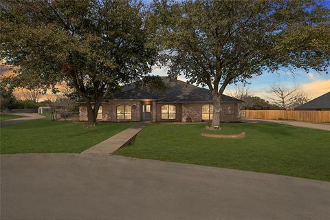 A home in Crowley