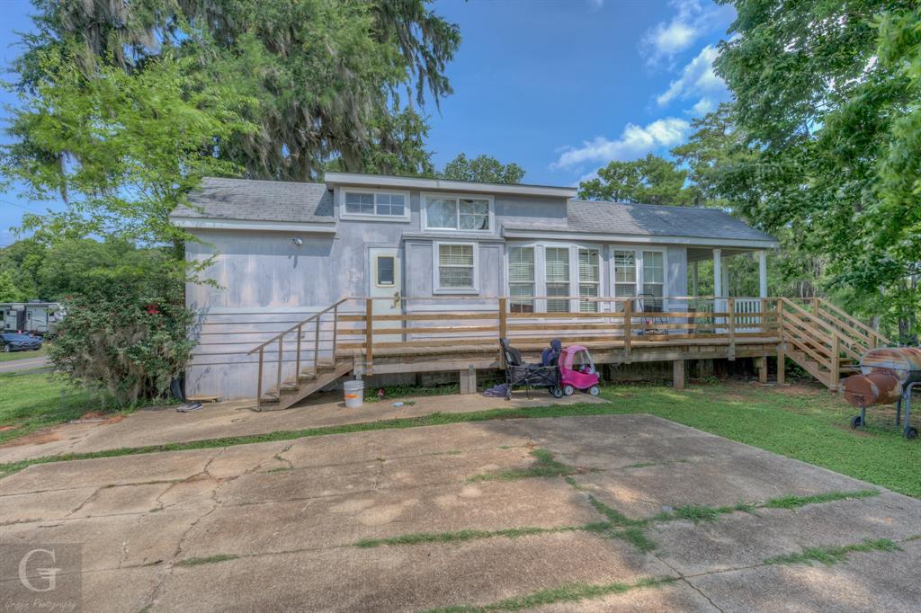 315 Lakeview Circle