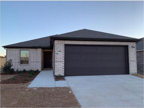 Photo of 1401 Brindle Drive, Greenville, TX 75402 (MLS # 21258629)