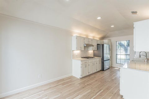 Tiny photo for 1221 Boardwalk Street, Arlington, TX 76011 (MLS # 21323452)