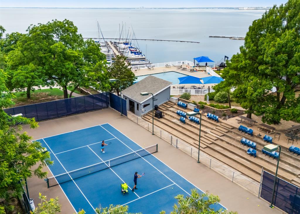 5504 Yacht Club Drive