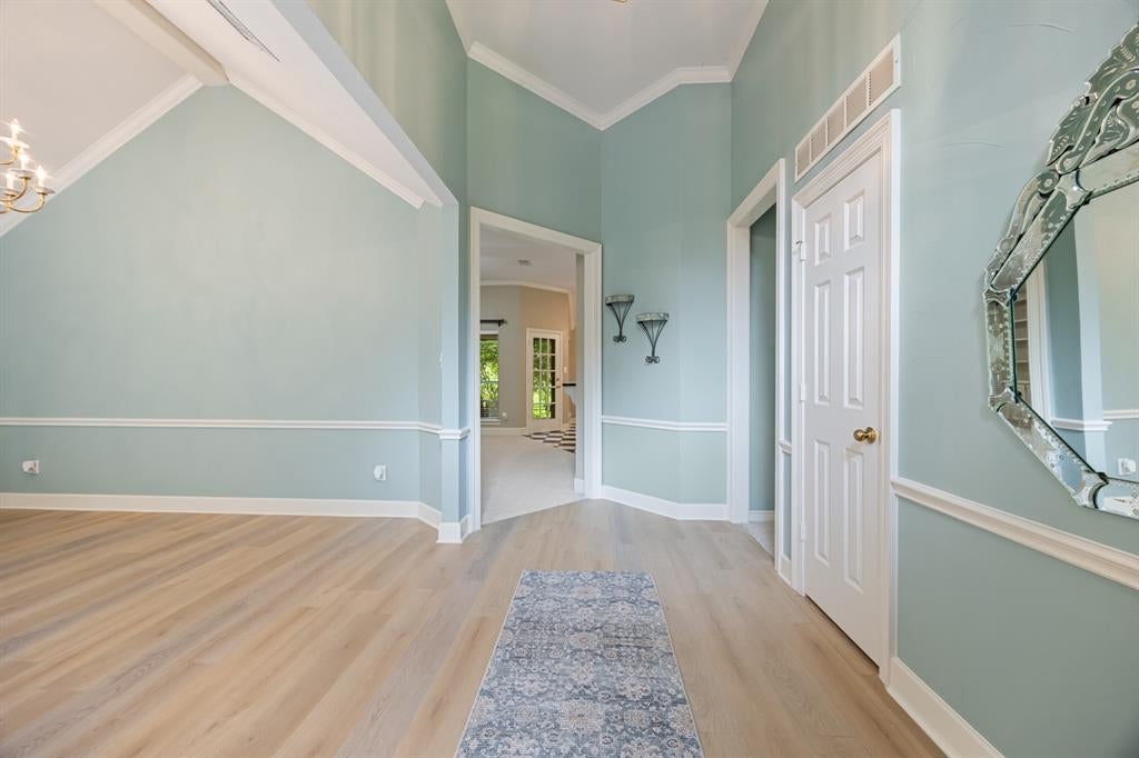 5504 Yacht Club Drive