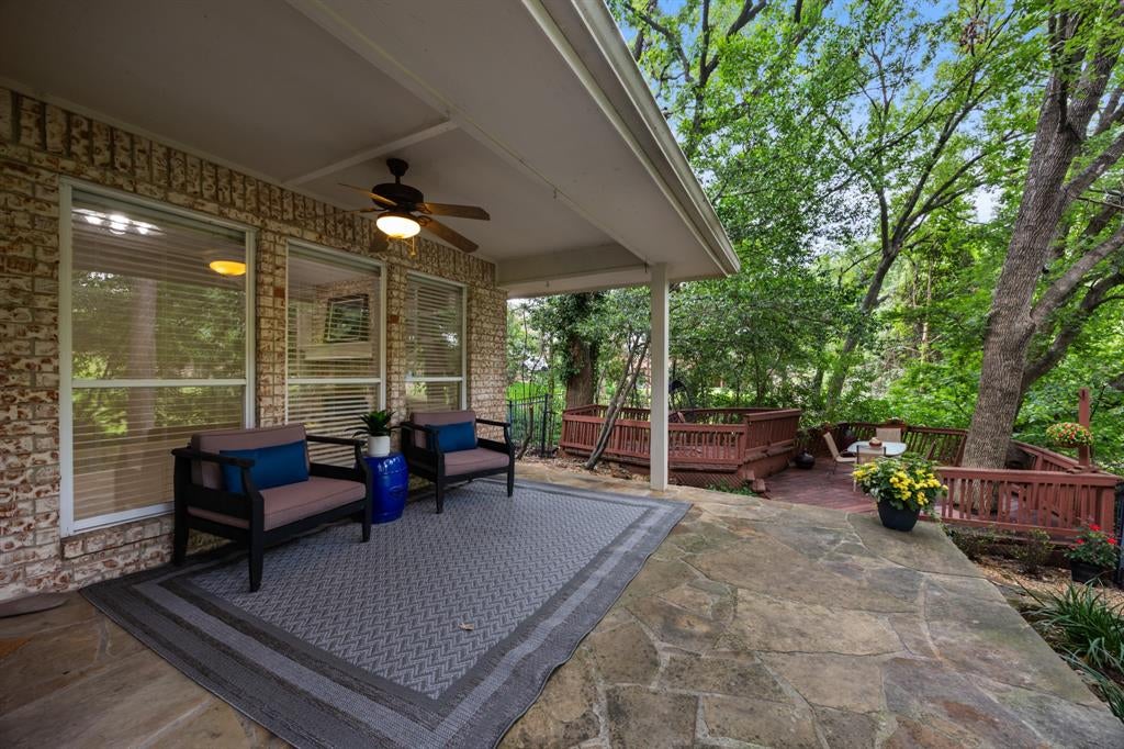 5504 Yacht Club Drive