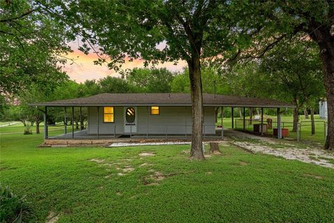 Photo of 235 Country Drive, Waco, TX 76705 (MLS # 21275363)