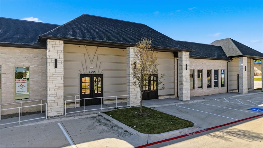 5121 S Custer Road 200