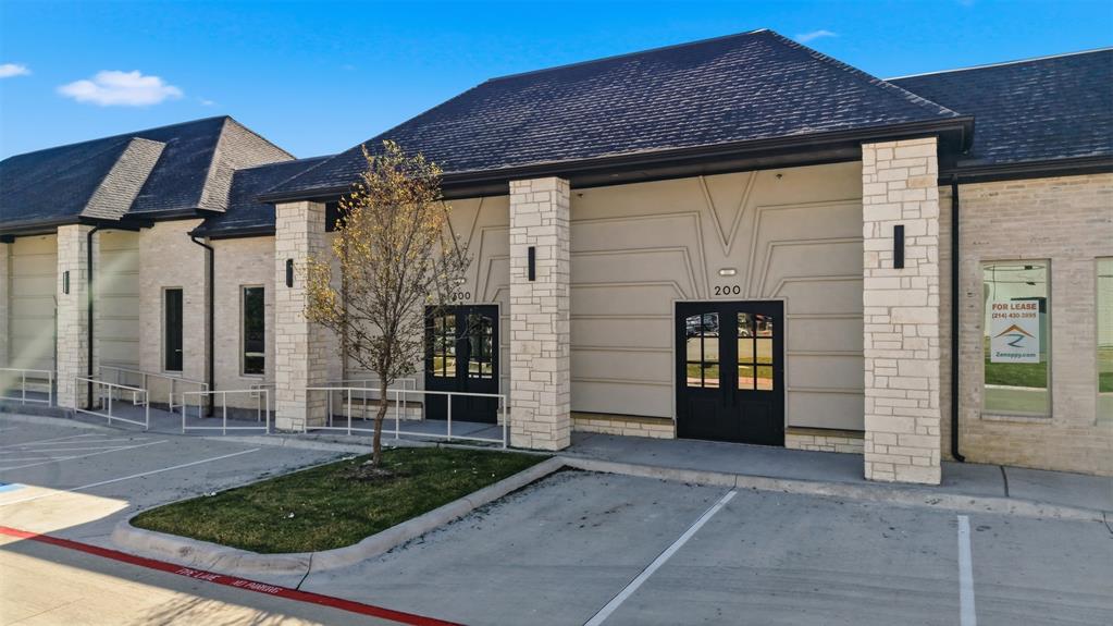 5121 S Custer Road 200