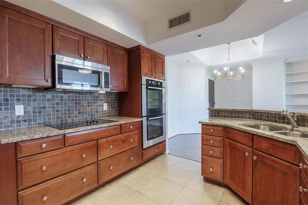 5909 Luther Lane 2200