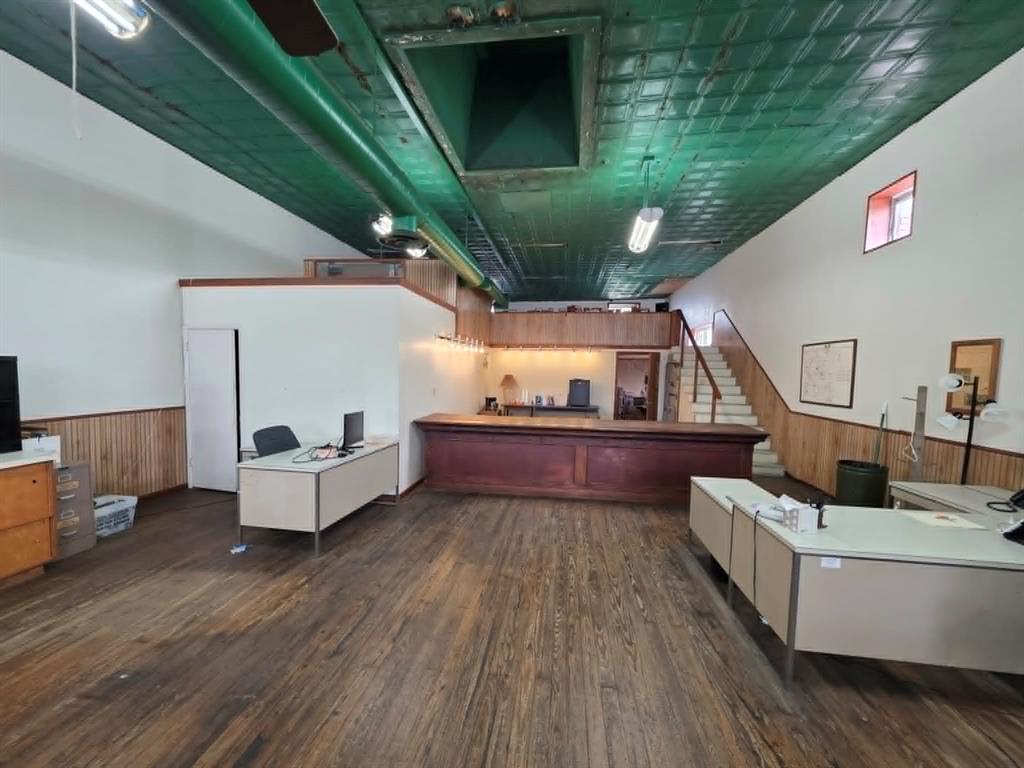 101 E Commerce Street