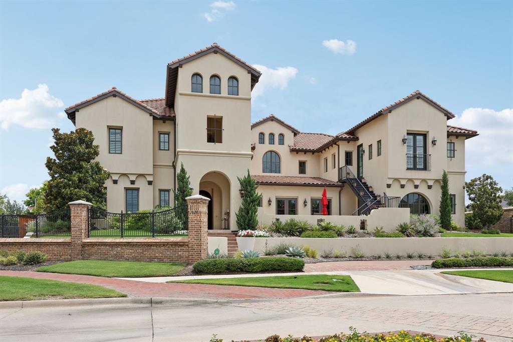 3912 Broadmoor Way