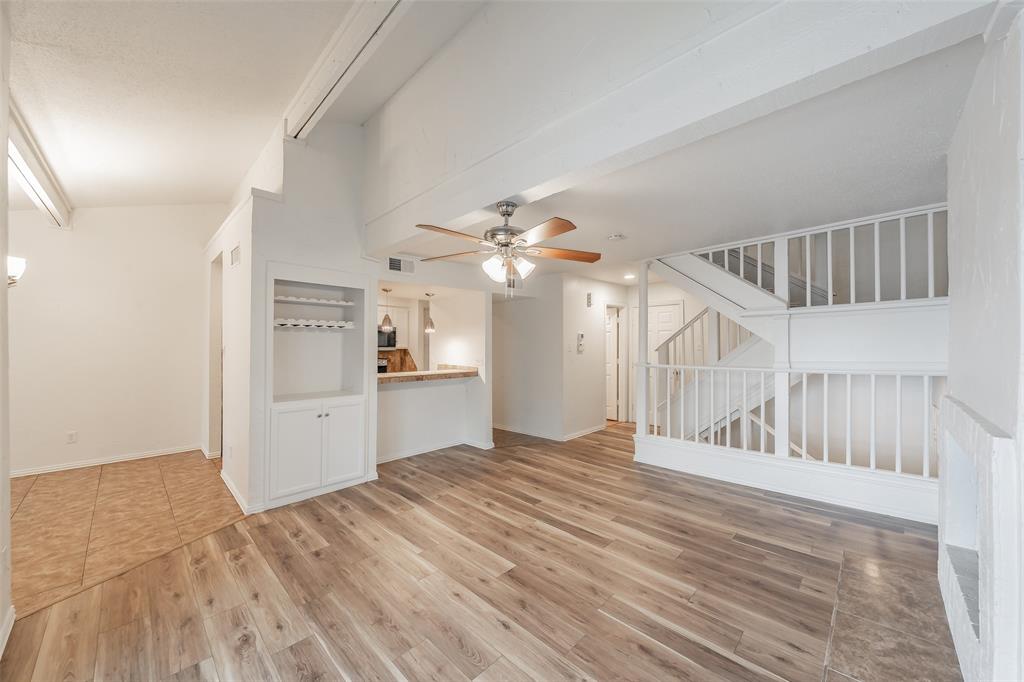 Chart House Condo The - Residential