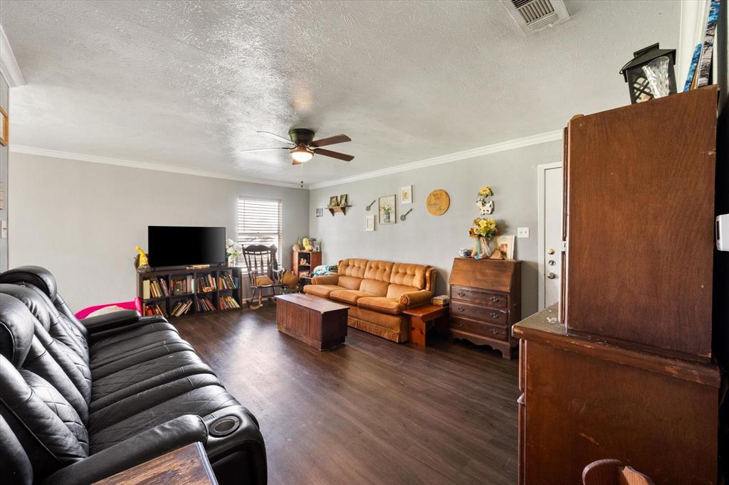 700 W 3rd Avenue