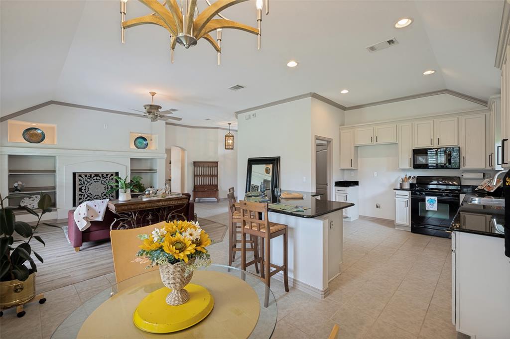 9633 Applewood Trail