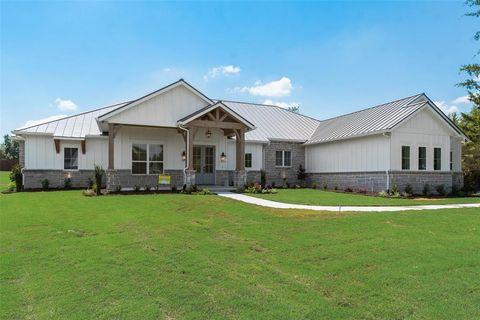 A home in Van Alstyne