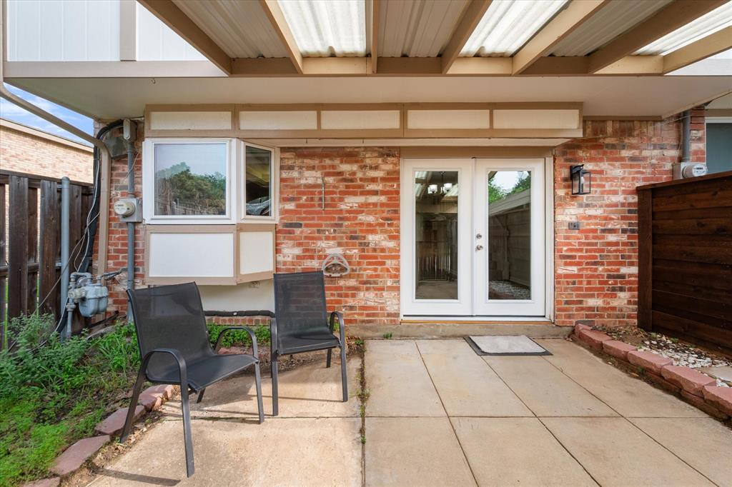 Arlington Downs Twnhs - Residential
