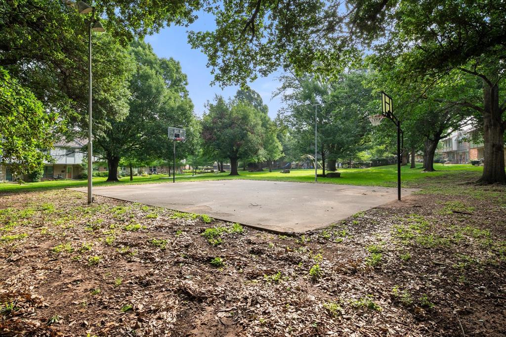 Arlington Downs Twnhs - Residential