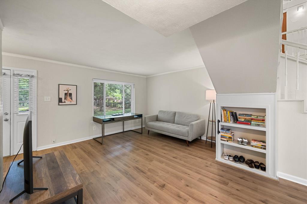 Arlington Downs Twnhs - Residential