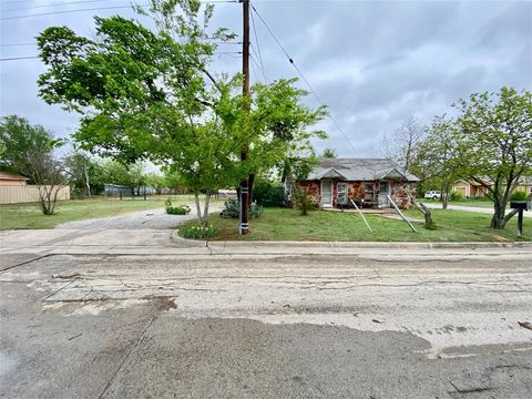 1315 SW 2nd Avenue Mineral Wells TX 76067