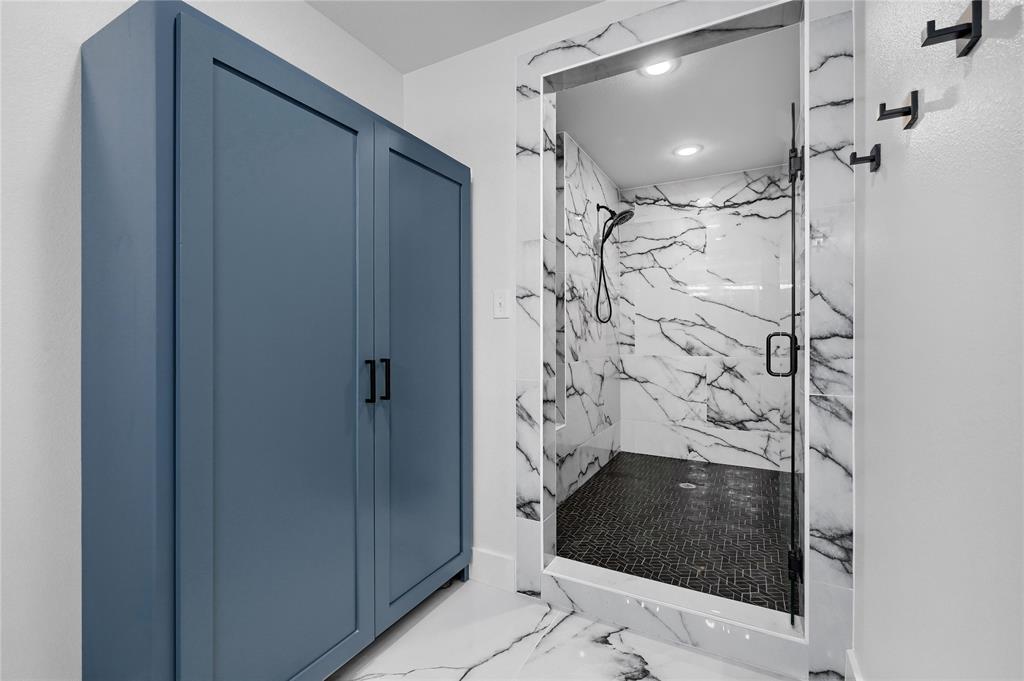 EARNHARTBUILTS - Residential