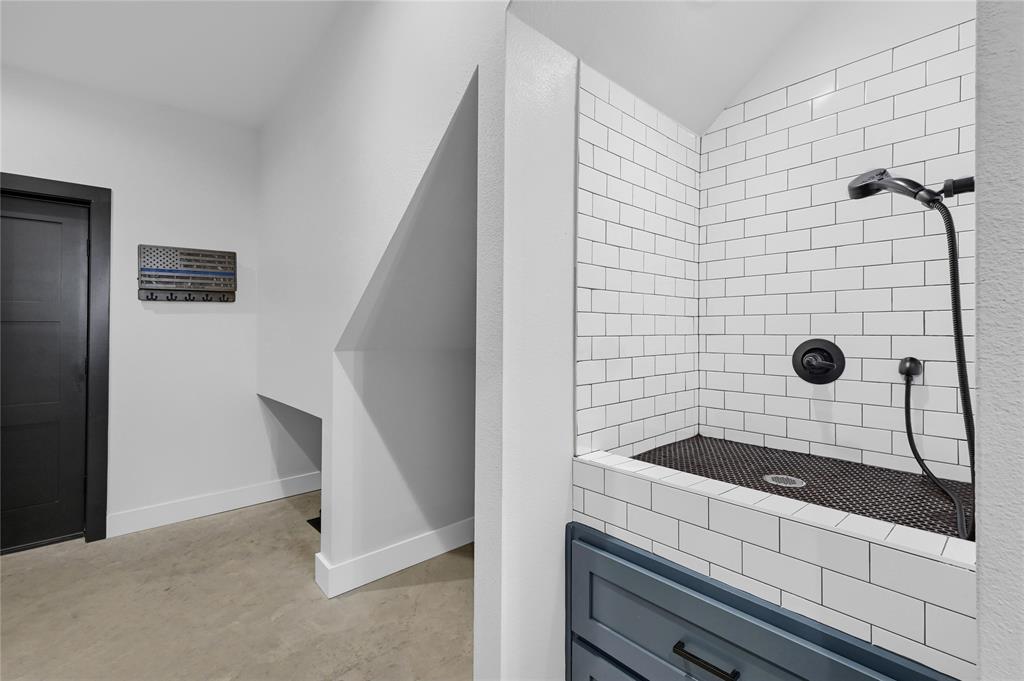 EARNHARTBUILTS - Residential