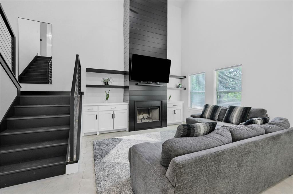 EARNHARTBUILTS - Residential