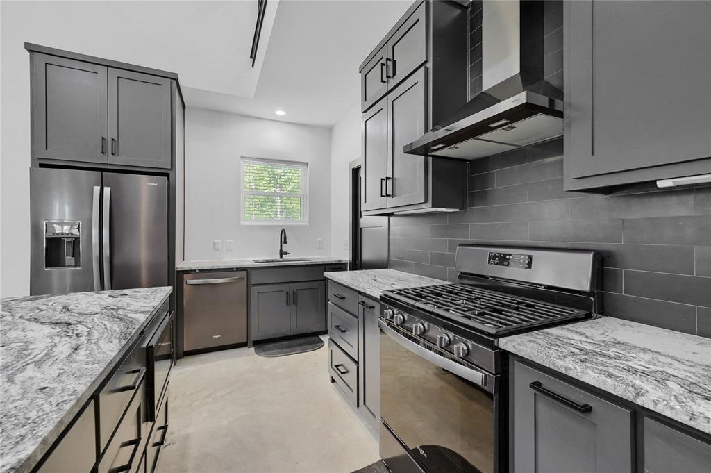 EARNHARTBUILTS - Residential