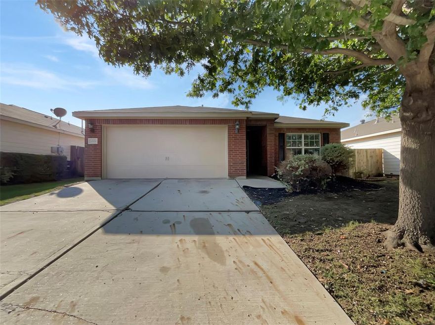 This inviting property is a great opportunity for someone looking for a comfortable and convenient home. The natural color palette creates a warm and inviting atmosphere, while the fresh interior paint ensures the home is move-in ready. The primary bathroom has a separate tub and shower, as well as good under sink storage. There are other rooms for flexible living space, and the fenced in backyard offers a private outdoor area. This property is a must-see and won't last long. Don't miss out on your chance to own this beautiful home! This home has been virtually staged to illustrate its potential.