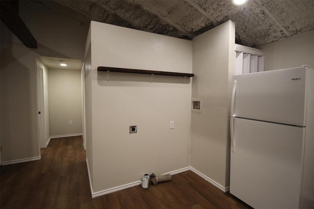 213 N Waldrip - Photo 4