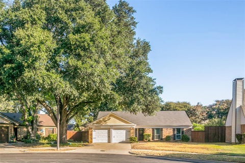 Photo of 4023 Willow Run, Flower Mound, TX 75028 (MLS # 21381744)