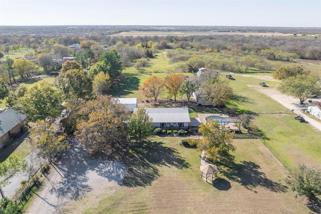 8992 County Road 2584